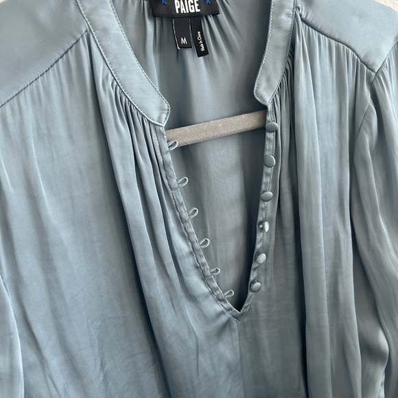 ⚡️PAIGE LUXE MATTE SATIN BLOUSE⚡️SIZE MEDIUM - Picture 3 of 9